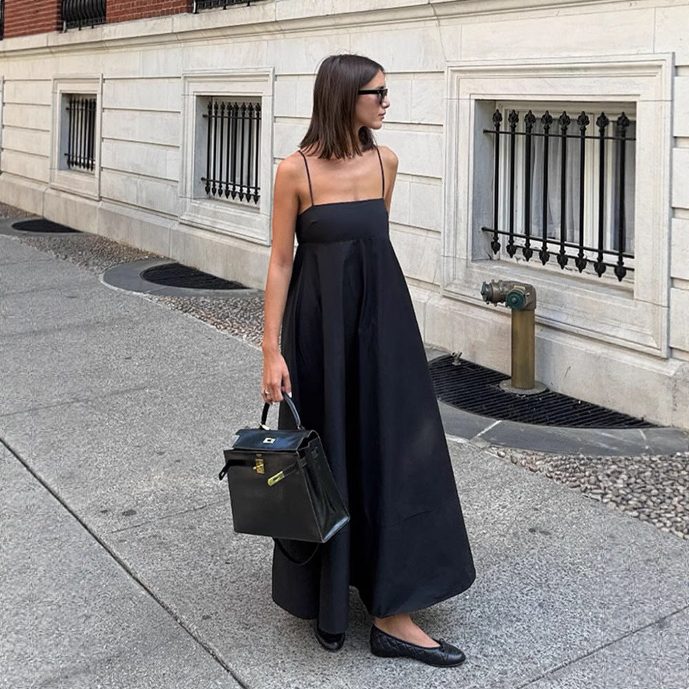 Robe Longue Noire Marivelle – Minimaliste et Élégante à Bretelles Fines