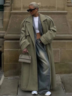 Manteau Long en Laine Cintrée et Élégante