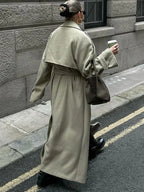 Manteau Long en Laine Cintrée et Élégante
