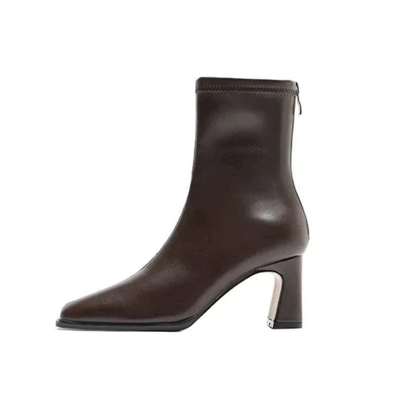Bottes à Talons Carrés  – Élégance Minimaliste